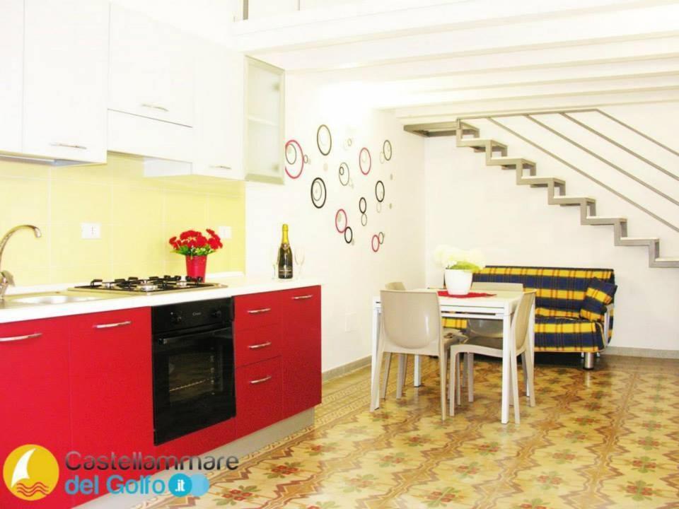 Casa Vacanza Raggio Di Sole Кастелламмаре-дель-Голфо Экстерьер фото